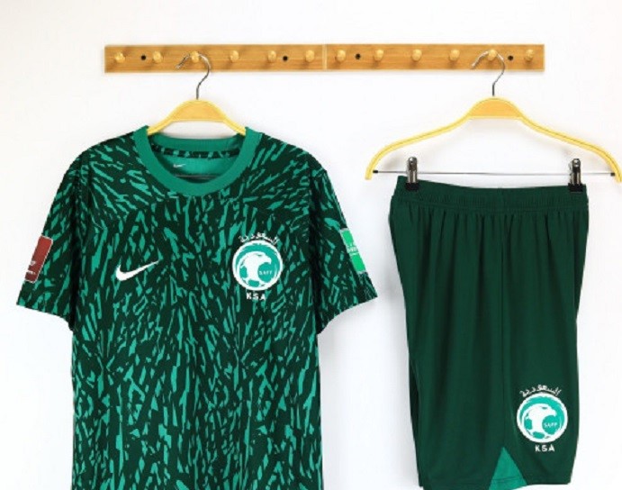 أماكن واسعار شراء قميص المنتخب السعودي كأس العالم 2022
