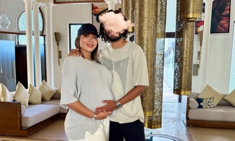 من هي زوجة محمد النني الثانية؟